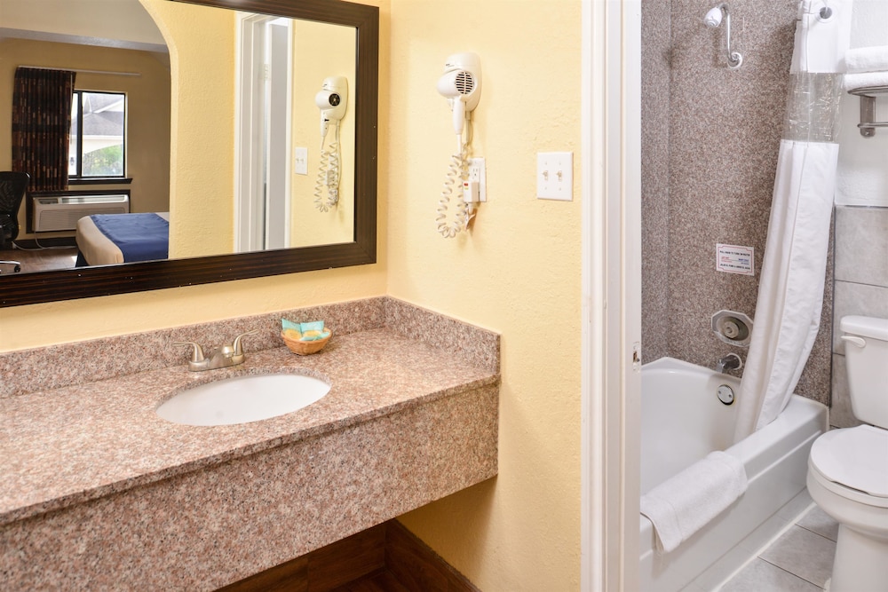 Americas Best Value Inn Medical Center Downtown 17/36
