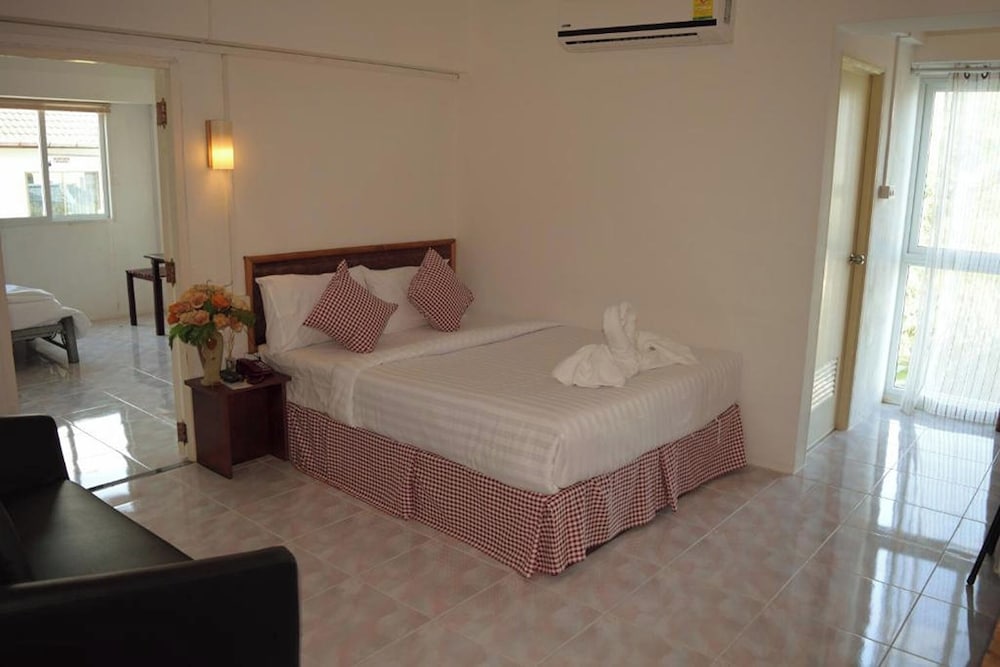 Hotel De Ratt 17/52