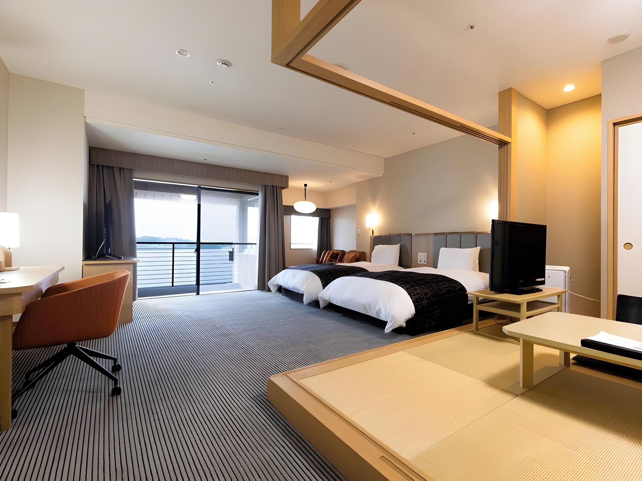 1 Bedroom, Superior, 3 Futon Beds, Lake View