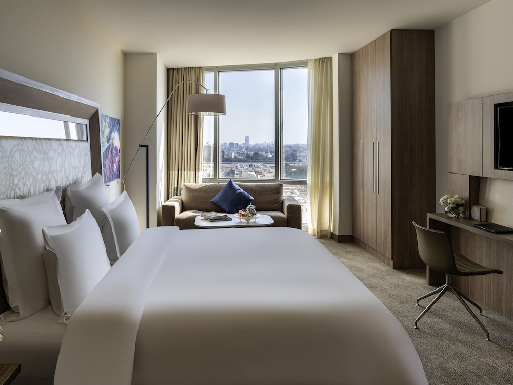 نوفوتيل جدة(Novotel Jeddah Tahlia) 23/75