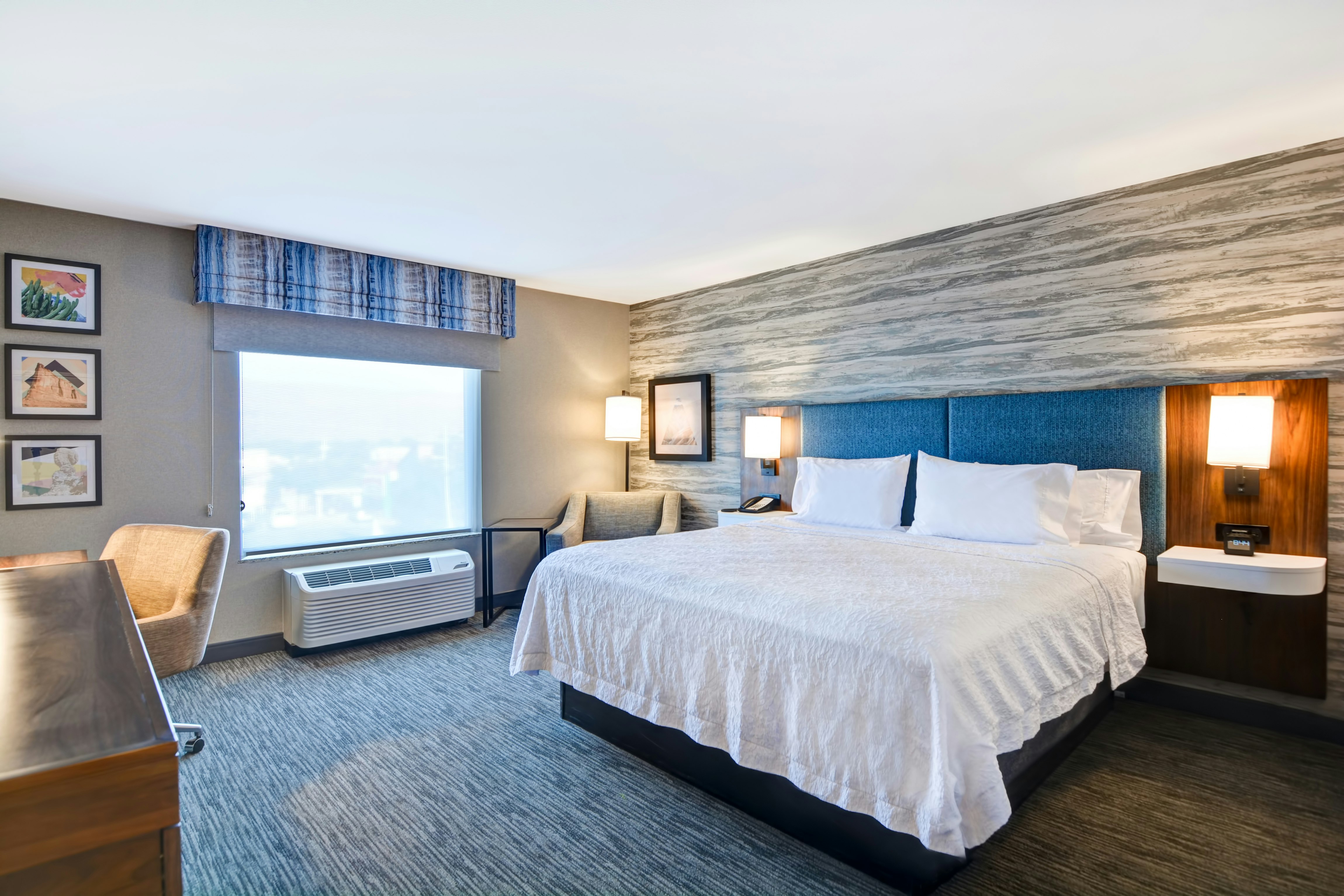 ROOM, KING BED