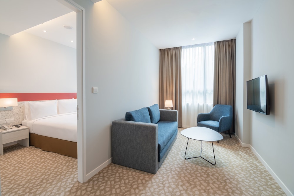 Holiday Inn Express & Suites Johor Bahru 23/62