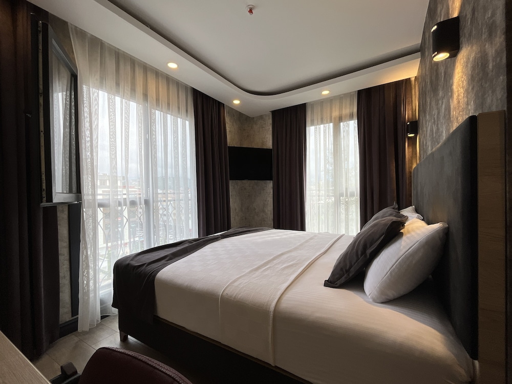 Avni Bey Otel 15/43