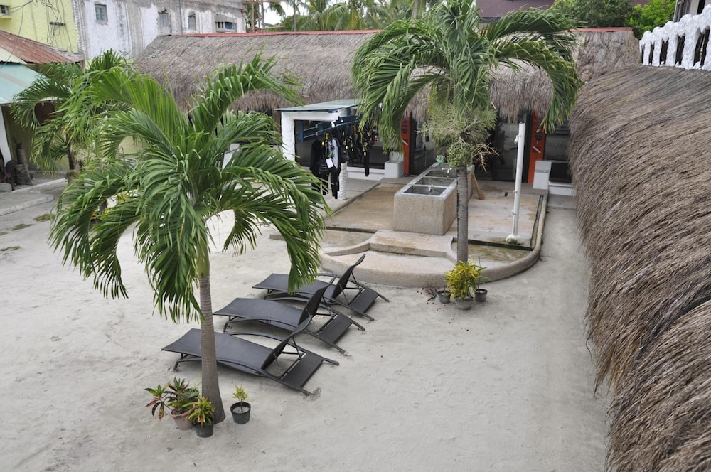 Little Mermaid Dive Resort 20/54