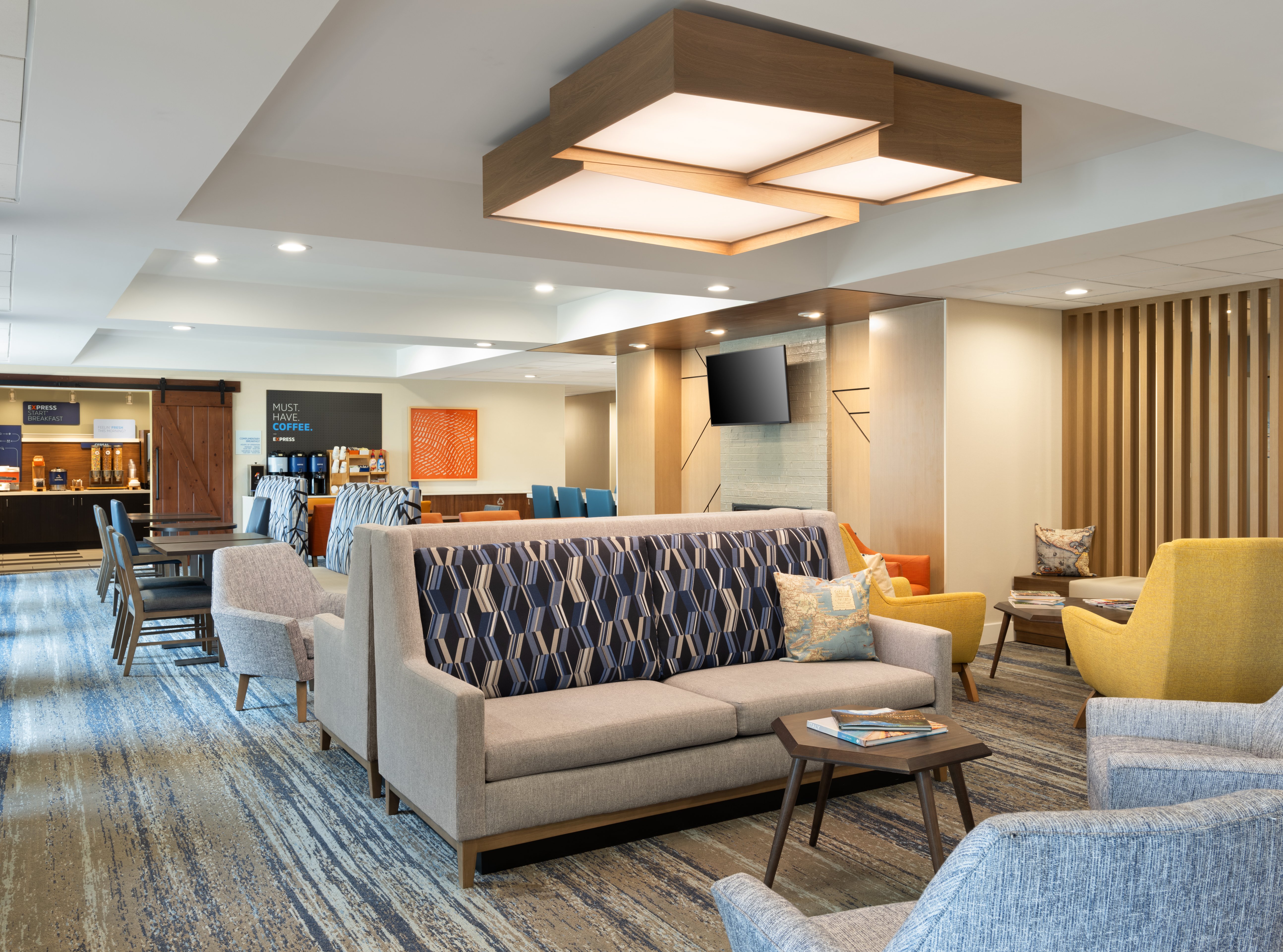 Holiday Inn Express Indianapolis Airport 52/80