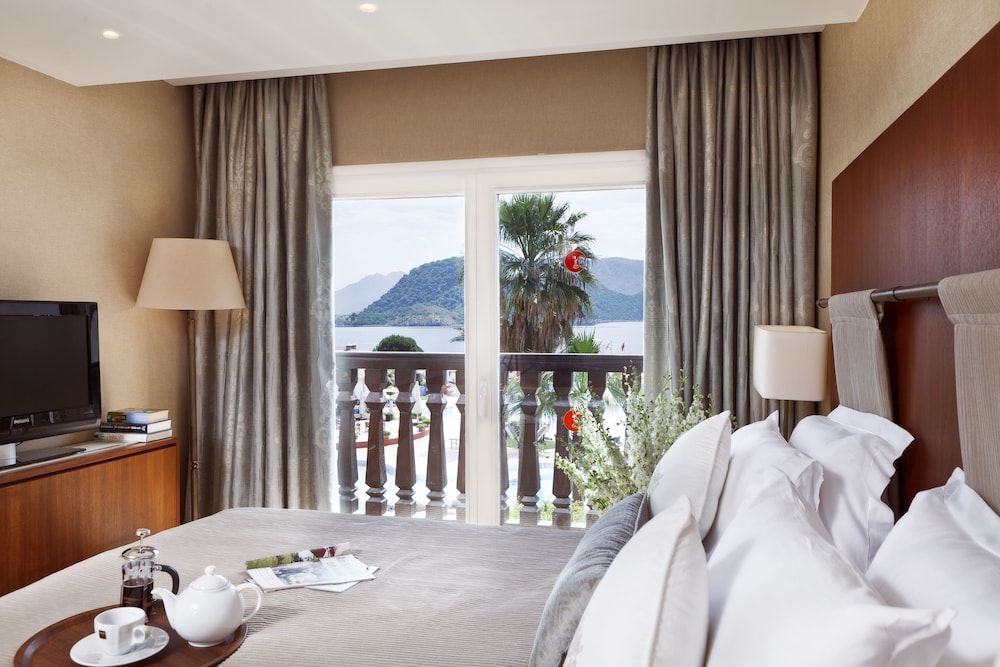 Marti Resort Hotel 30/72