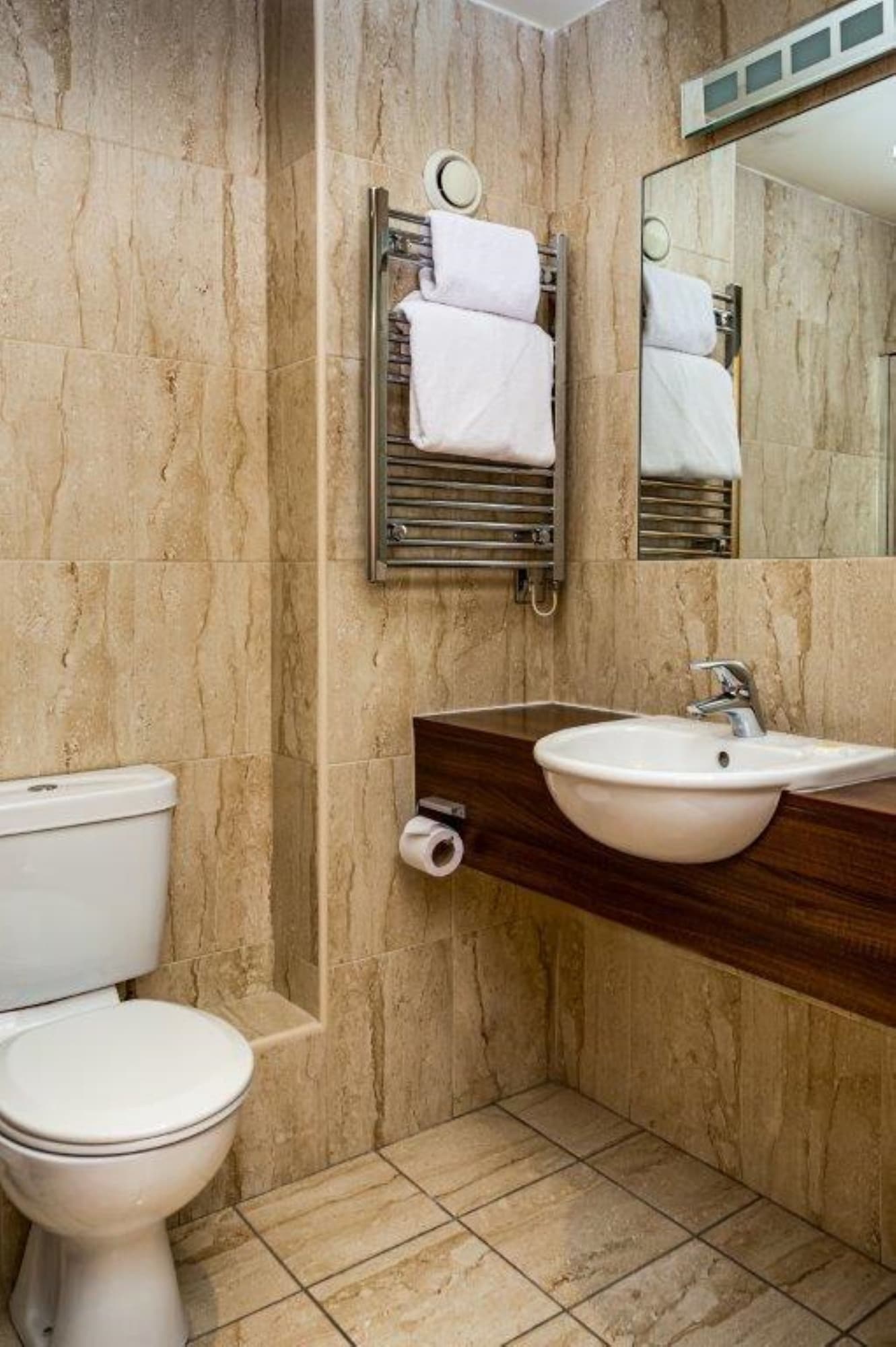جناح جونيور بسرير مزدوج، Gibside Hotel 2/2