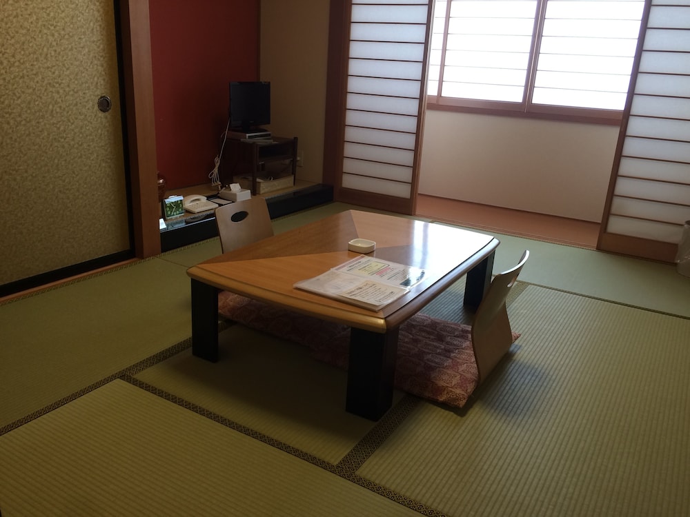 Hotel Crown Hills Takaoka 31/44