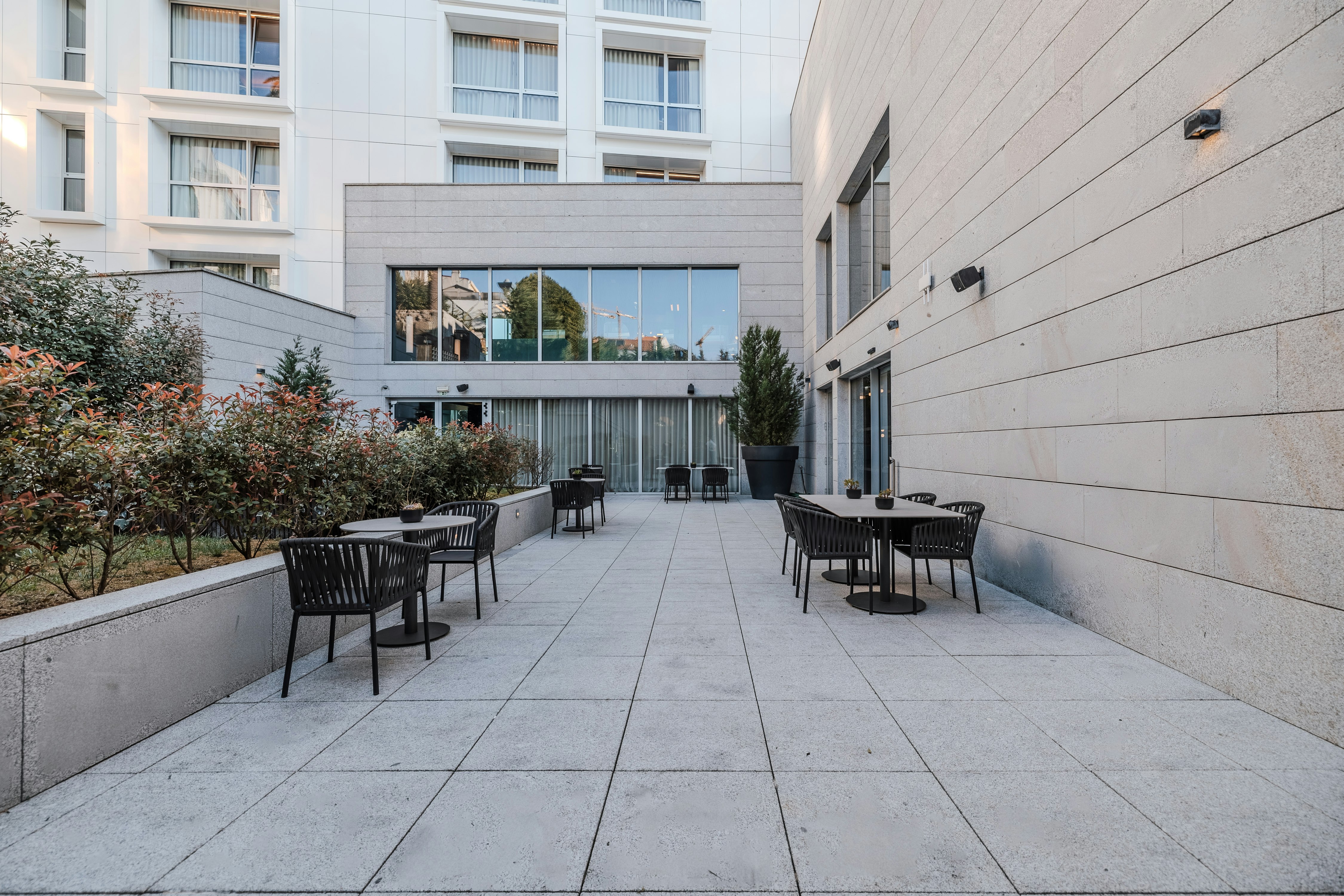 Cenica Porto Hotel, Curio Collection by Hilton 51/57
