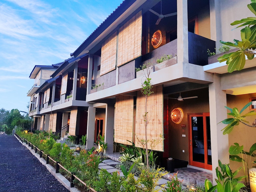 Wasabi Hotel 2/29