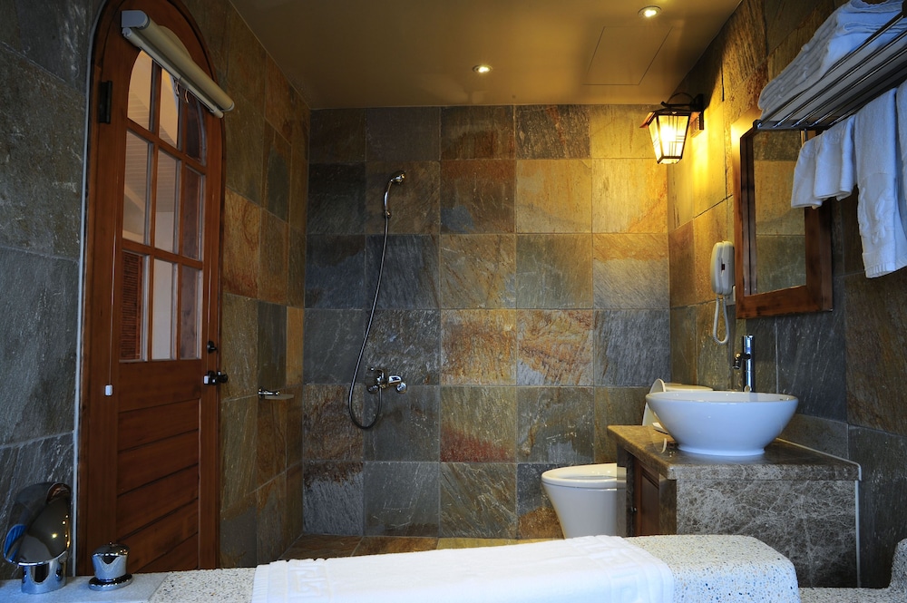 Chateau Villa 26/33