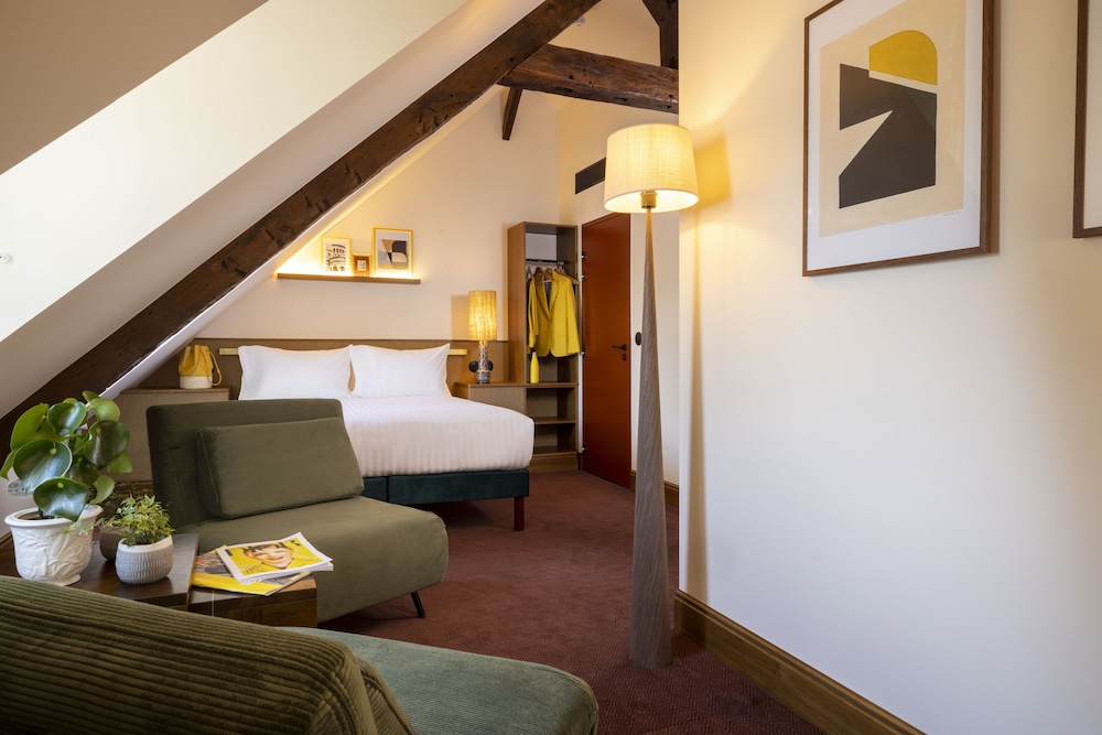 Hotel Ernest 37/49