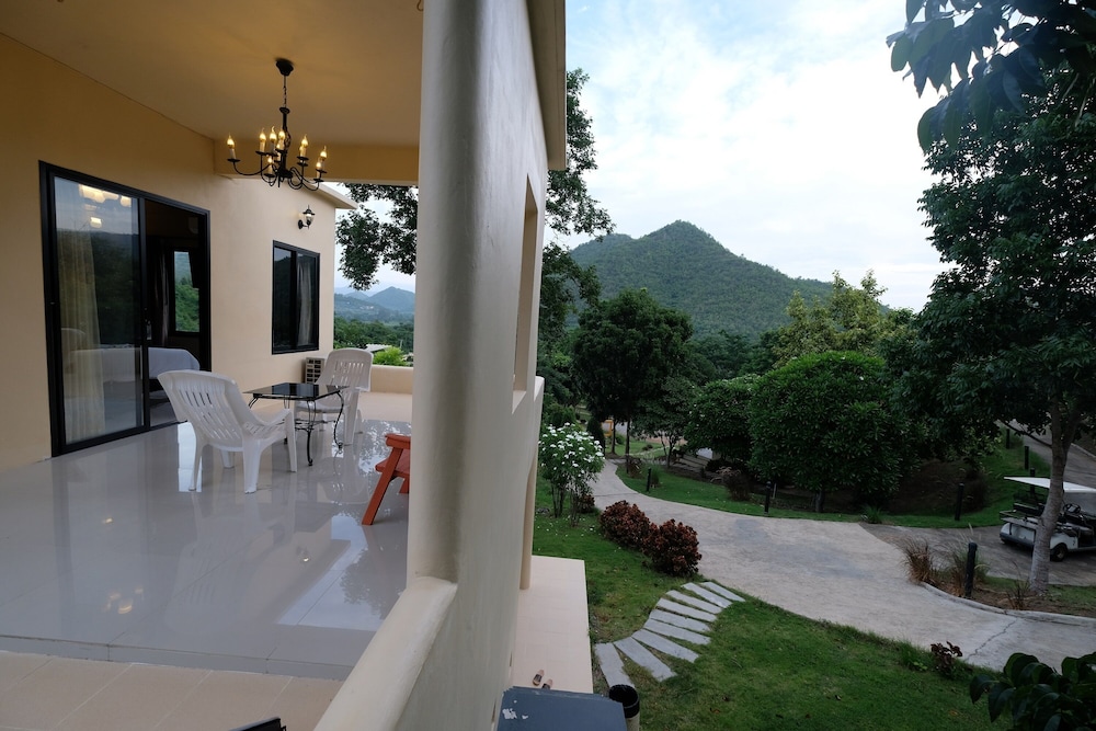 Hi - Scene Resort 65/69
