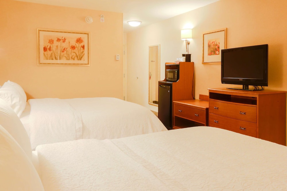 Hampton Inn & Suites Tomball Houston NW 22/86