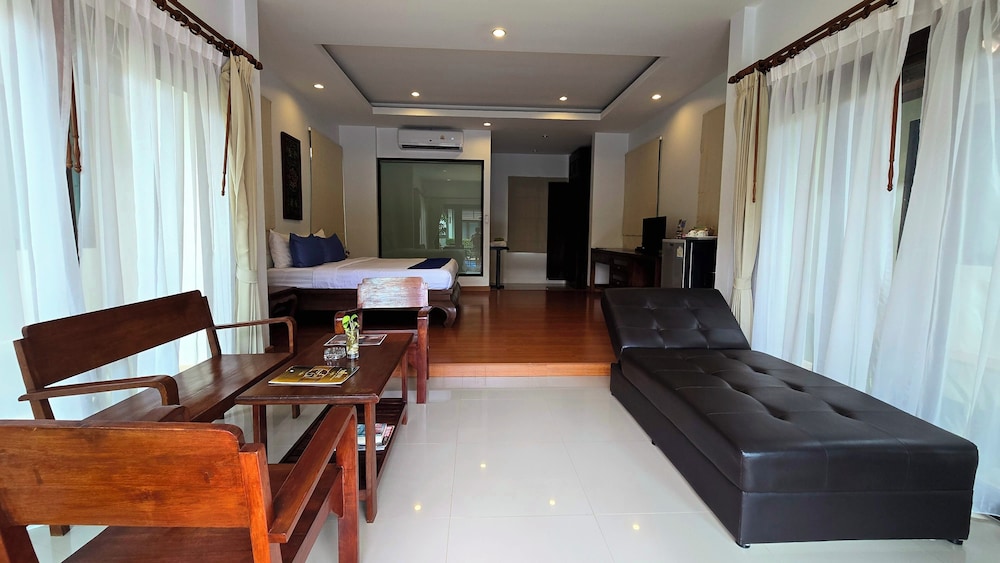 Poolsawat Villa 27/49