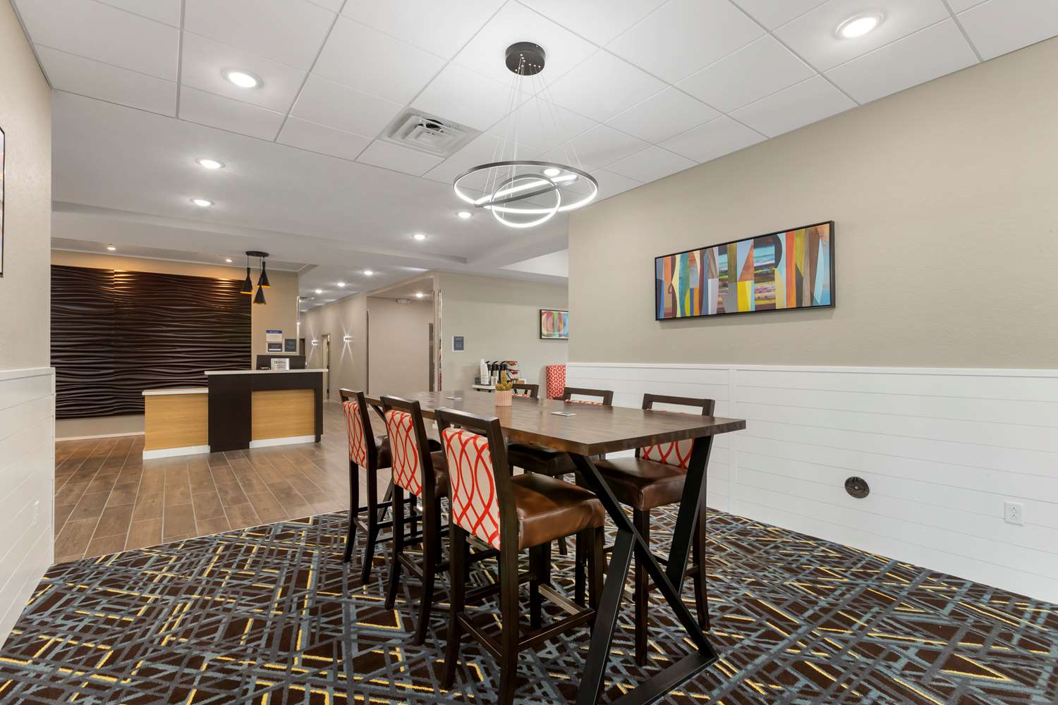 La Quinta Inn & Suites by Wyndham Coralville Iowa City 43/47