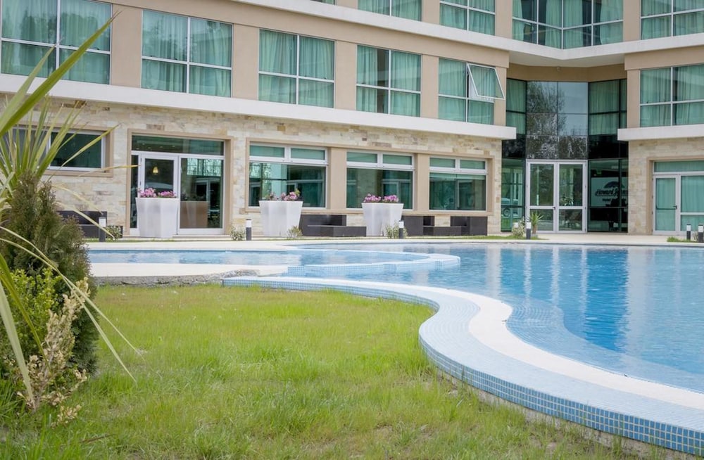 Howard Johnson by Wyndham Neuquen 5/25