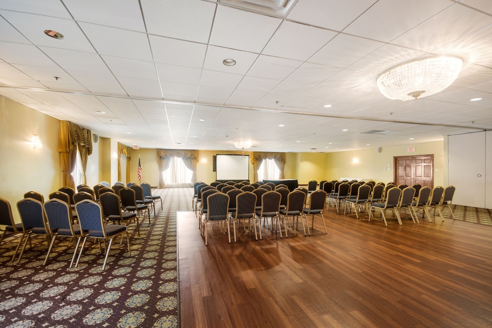 Chester Hotel & Conference Center 28/50