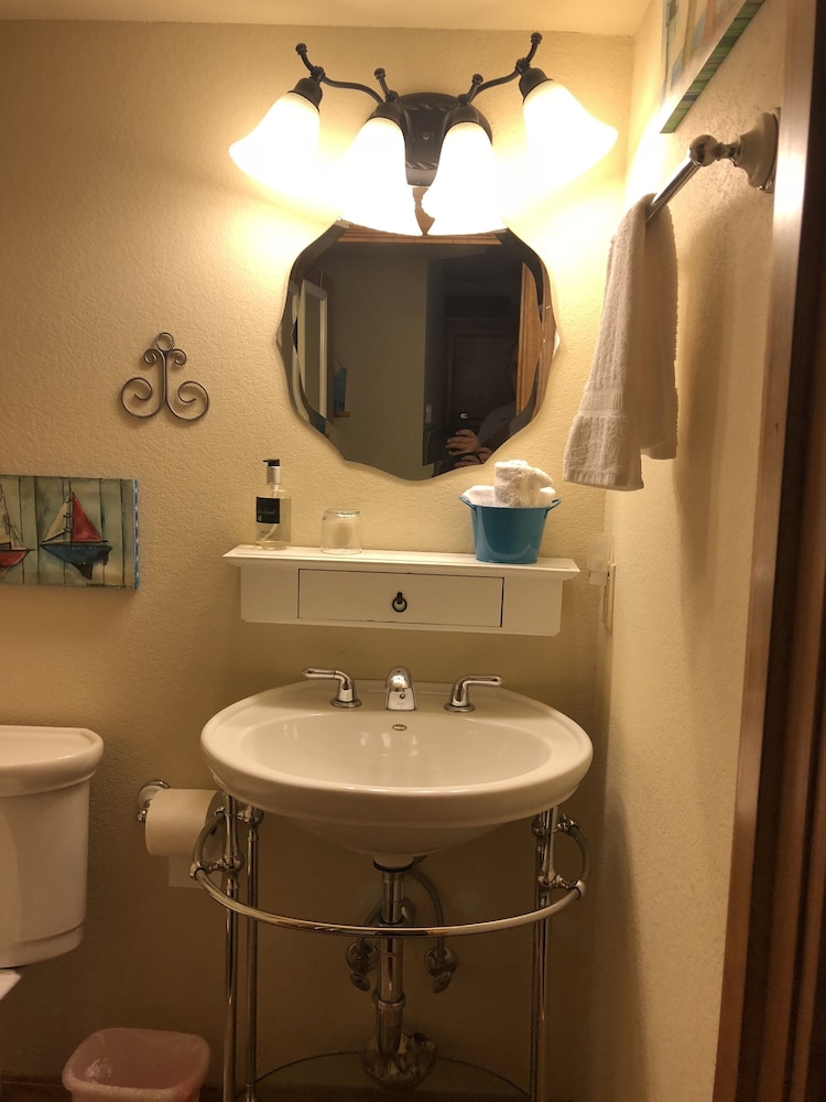 All Seasons Inn Eureka Springs 48/50