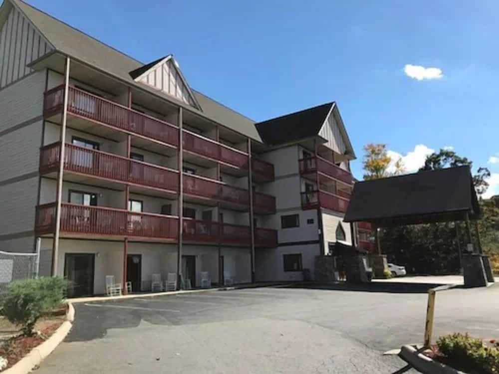 Days Inn by Wyndham Waynesville NC 4/27