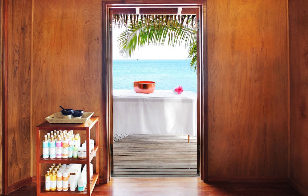 Toberua Island Resort Fiji 12/72