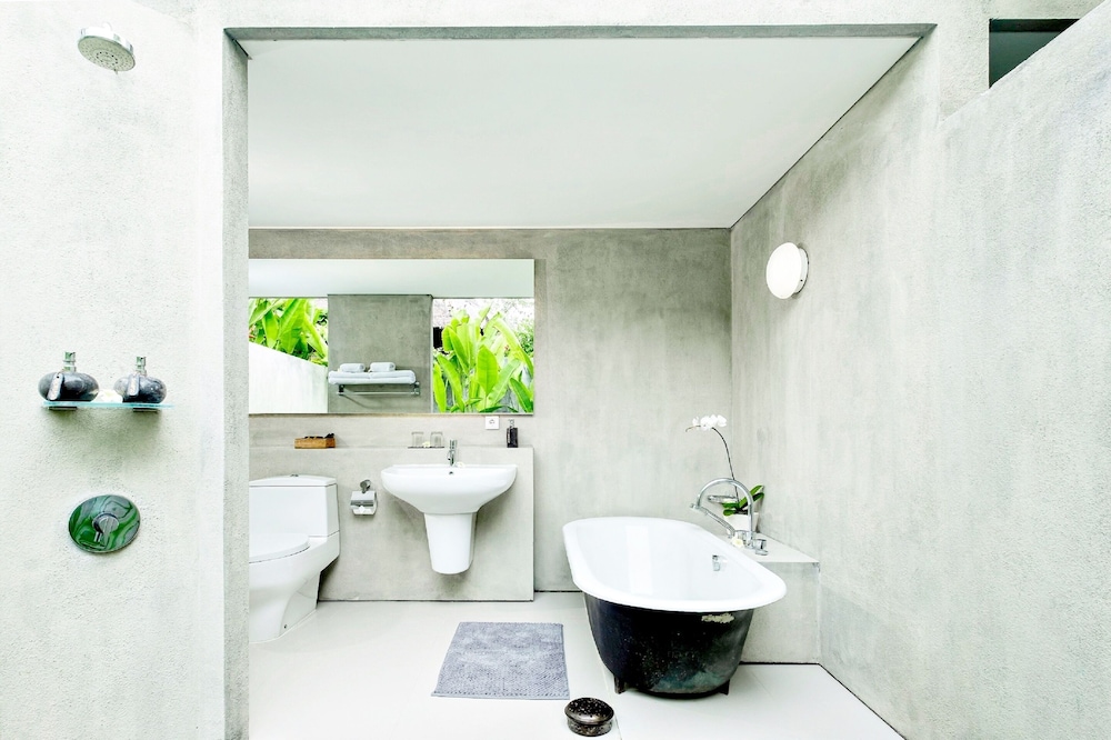 Mayaloka Villas Seminyak 74/76