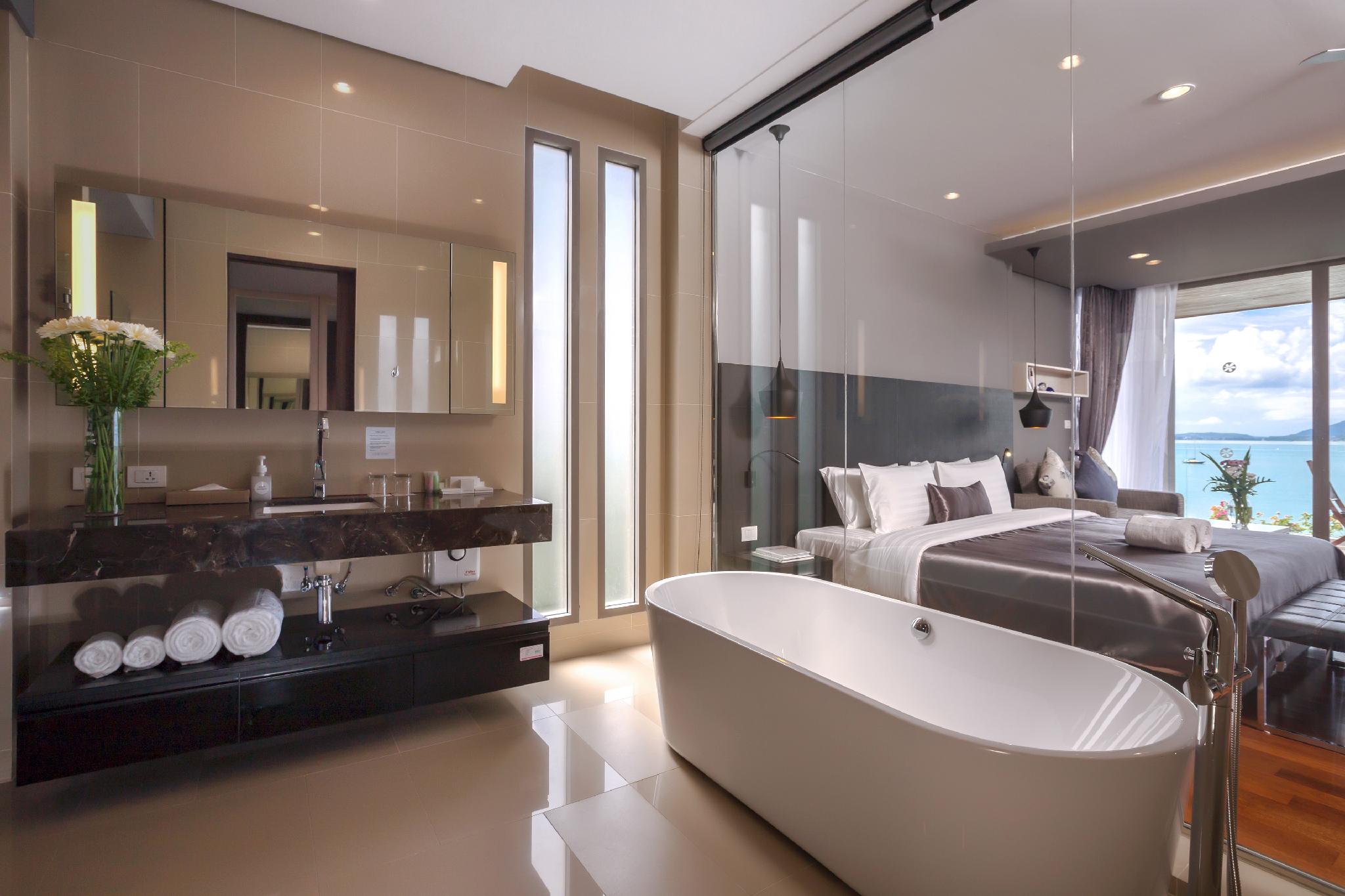 Pool, Suite, King Bed, Sea View, Sofa
