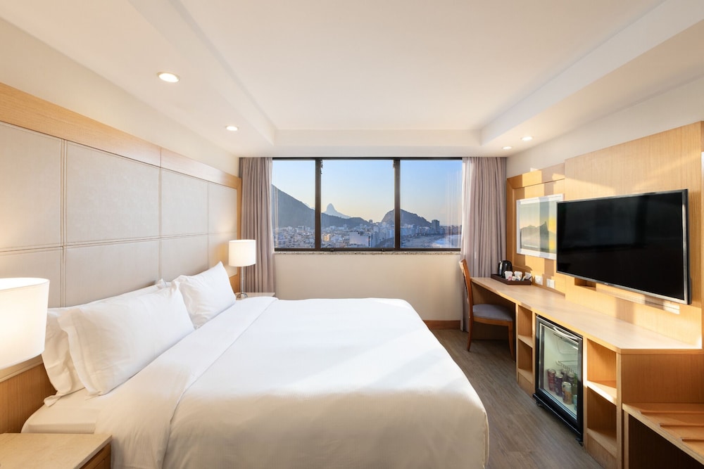 ROOM, KING BED, COPACABANA OCEAN VIEW