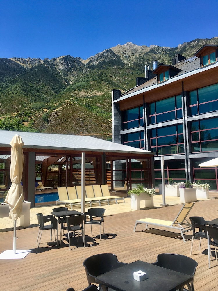 Sommos Hotel Aneto 6/50