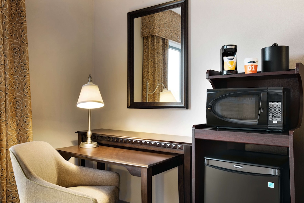 Hampton Inn & Suites Mahwah 30/60