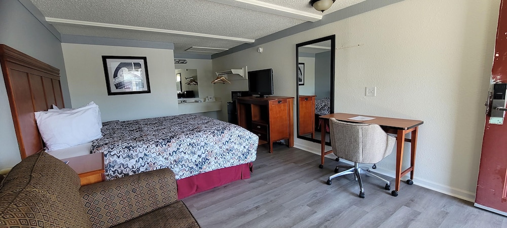 غرفة قياسية بسرير كينج لذوي الإعاقة، Rodeway Inn Auburn Hills - Detroit 9/10