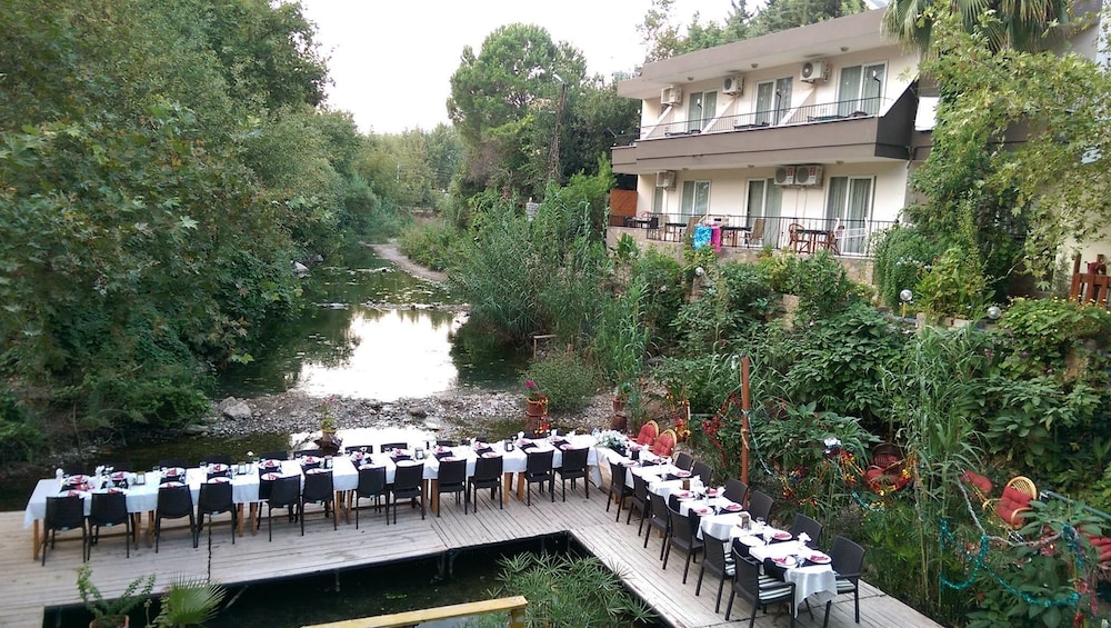 Arikanda River Garden Hotel 25/26