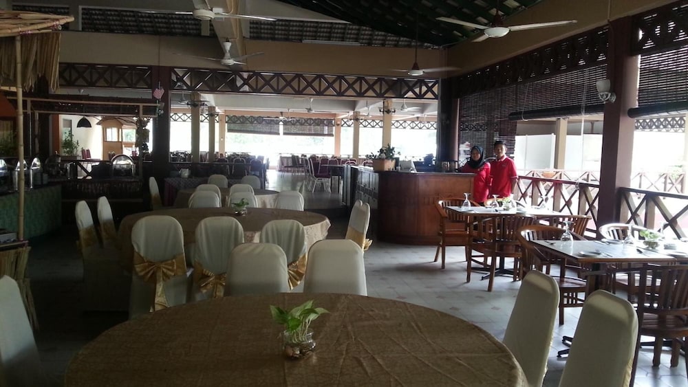 Rompin Beach Resorts 26/39
