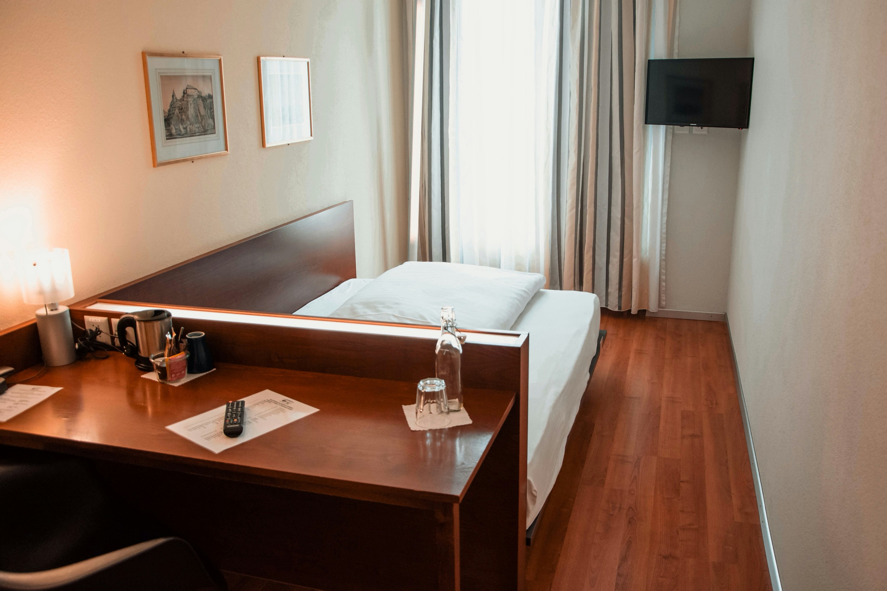 Hotel Restaurant Goldener Schlussel Bern 27/71