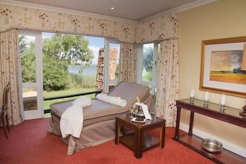 Honeymoon, Suite, King Bed, Lake View, Jetted Tub