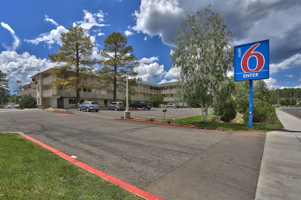 Motel6 Flagstaff, AZ - West - Woodland Village 30/50