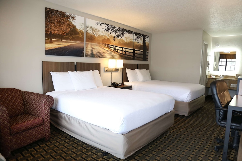 Days Inn by Wyndham Monroe 10/19