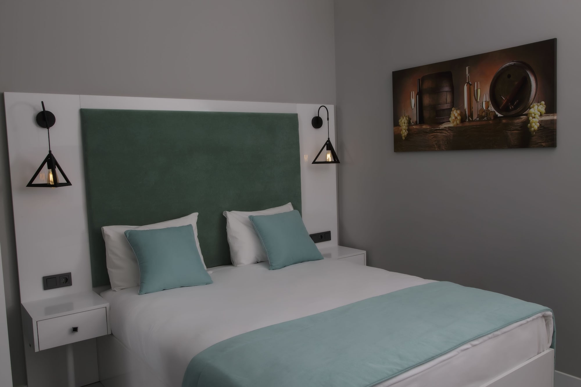 1 BEDROOM, STANDARD, CITY VIEW