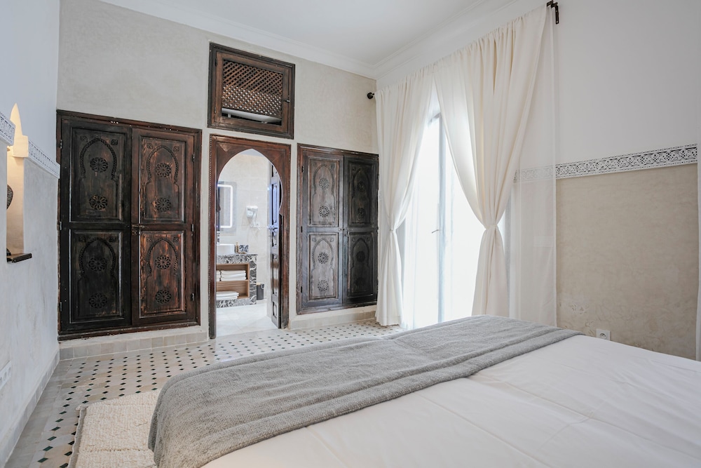 Riad El Noujoum 13/50