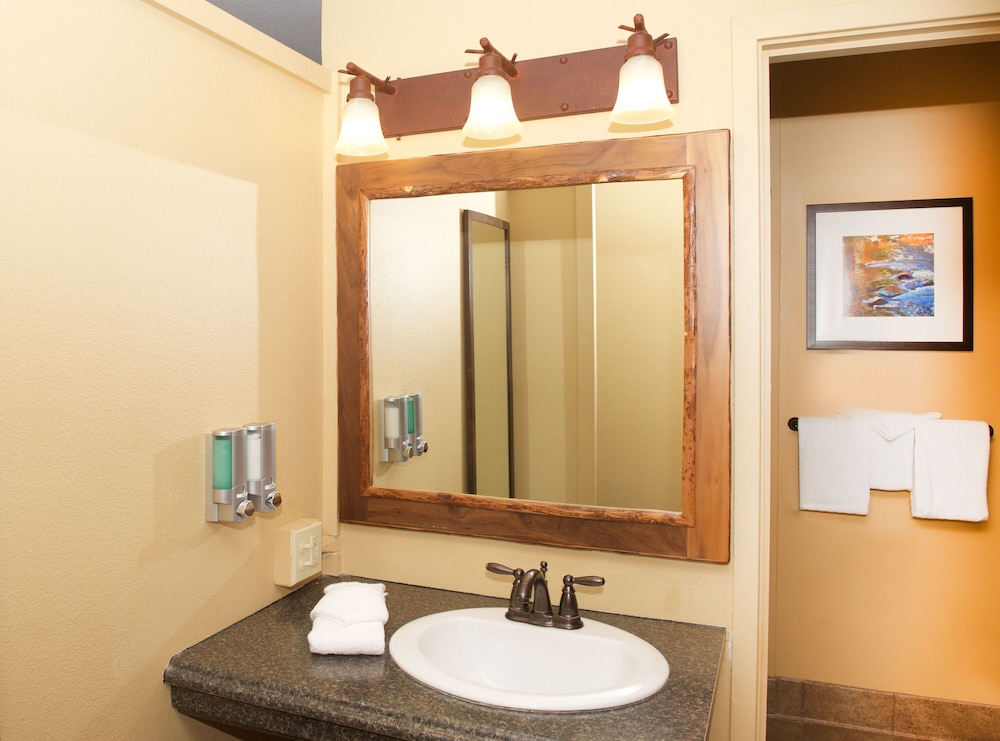 Yosemite Valley Lodge 28/32