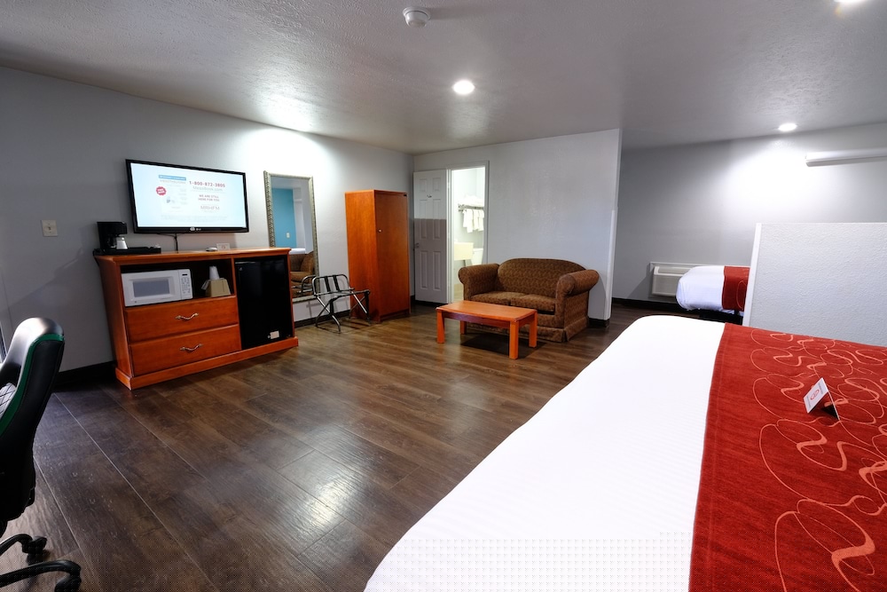 M-star Hotel Searcy 8/32