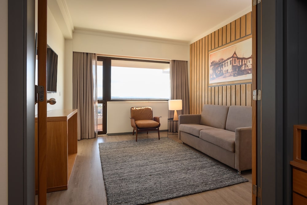 Melia Castelo Branco 24/68