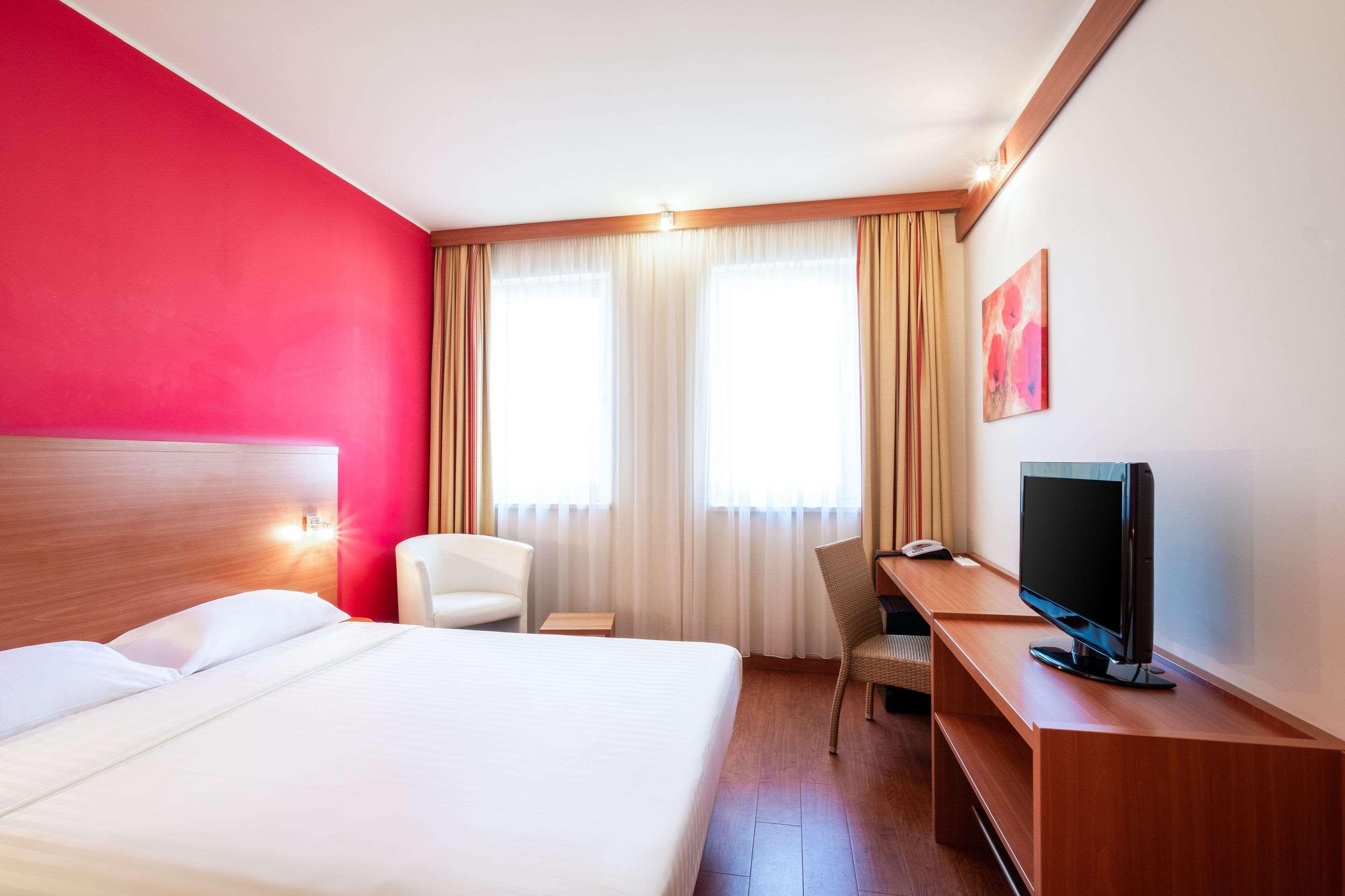 Standard, Double or Twin Bed