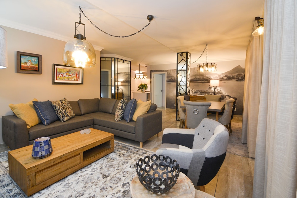 dk villas 2 The Boardwalk (Hout Bay) 23/50