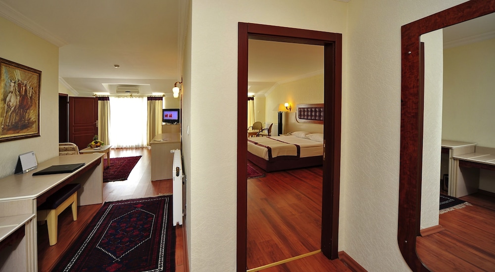 Dinler Hotels Urgup 10/68
