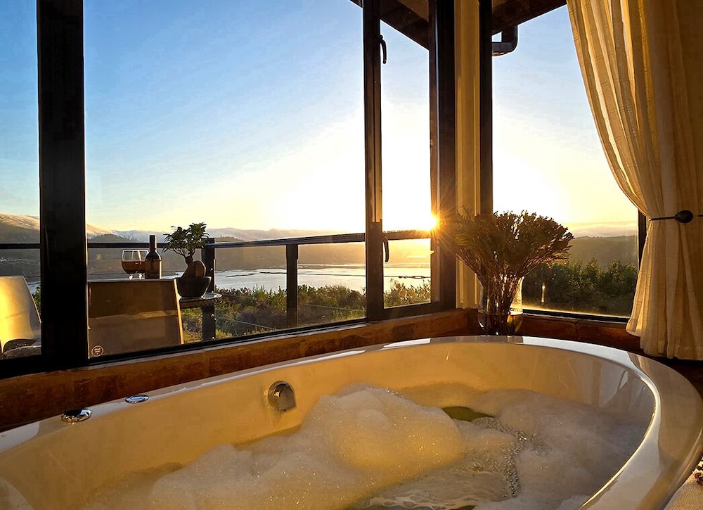 Elephant Hide of Knysna Guest Lodge 17/37