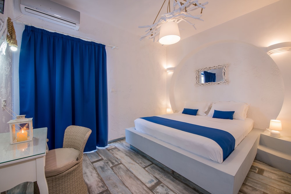 Harmony, Queen Bed, Pool View، Evexia Boutique Hotel & Spa - Adults Only 7/10