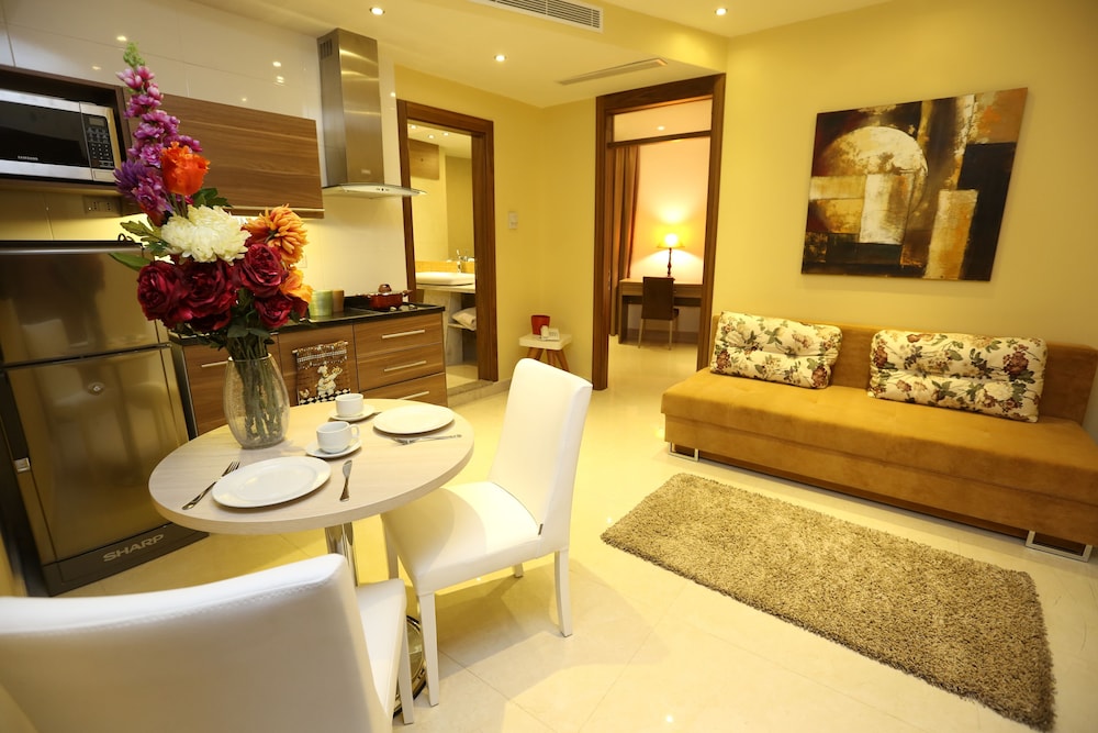 DELORA HOTEL AND SUITES 43/65