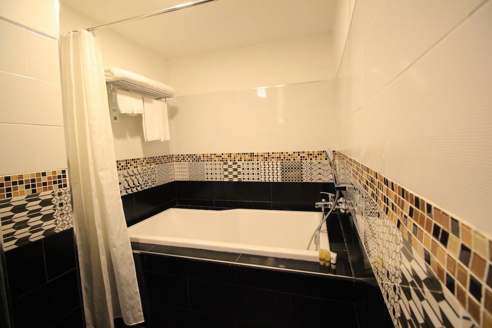 Vwish Hotel 77/80