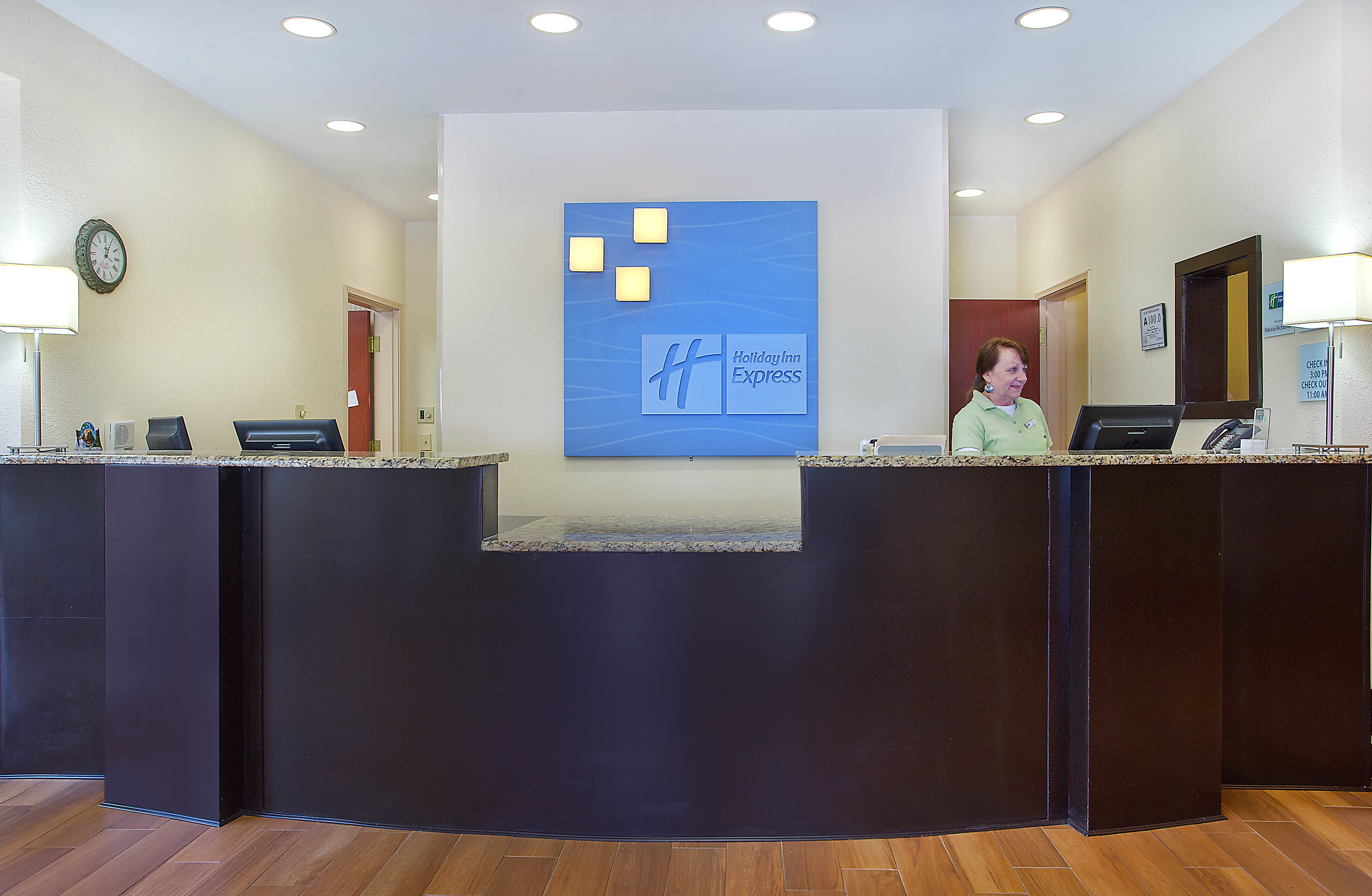 Holiday Inn Express Hotel & Suites Murphy 5/40